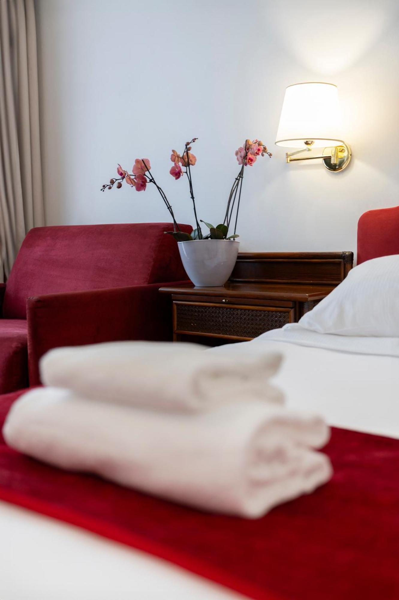 Hotel Hannover กราโด ภายนอก รูปภาพ